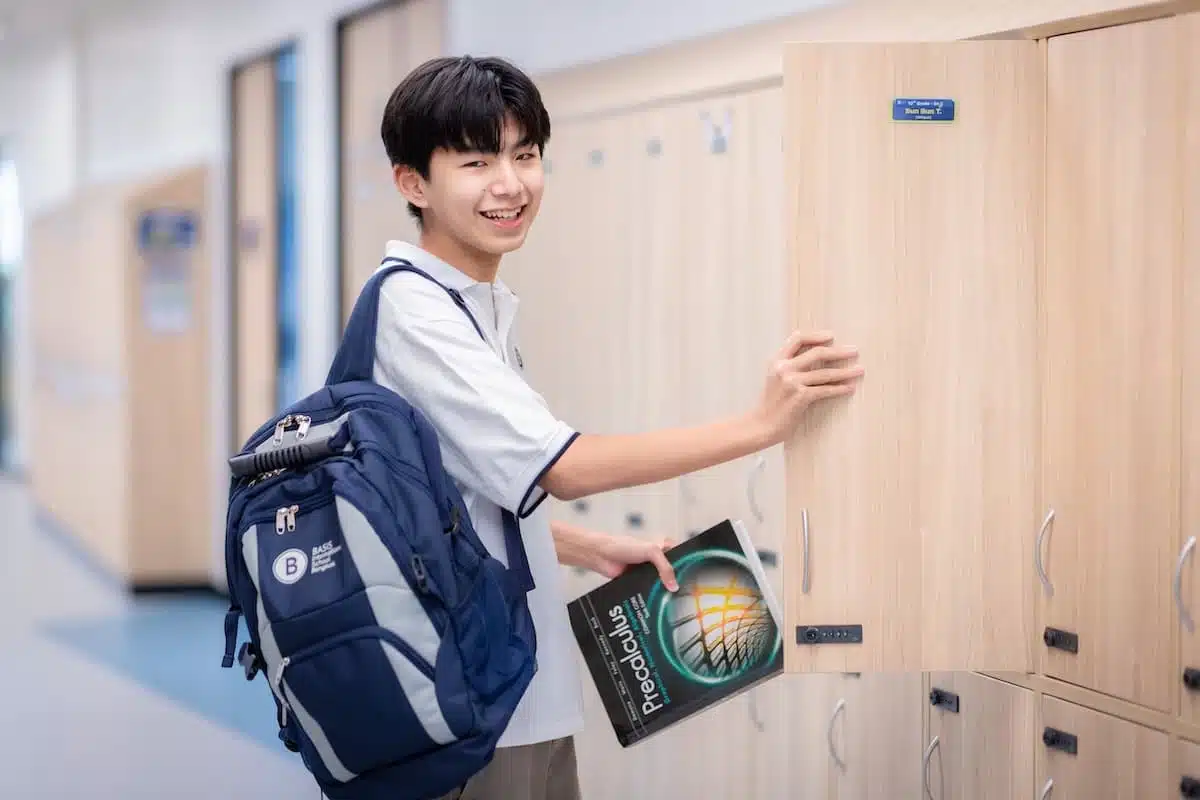 Student settling into daily life after changing from local school to international school